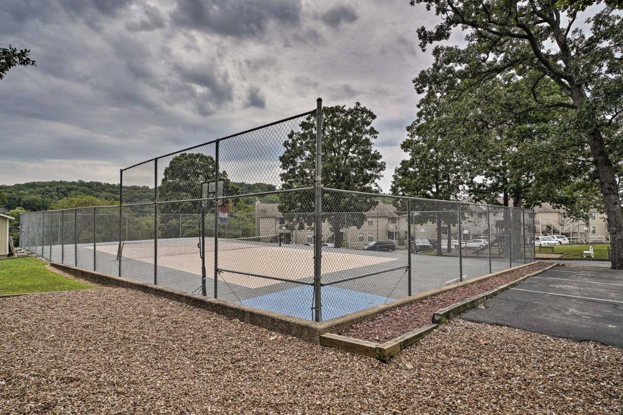 Osage Beach Condo With Shared Pool And Lake Views! エクステリア 写真